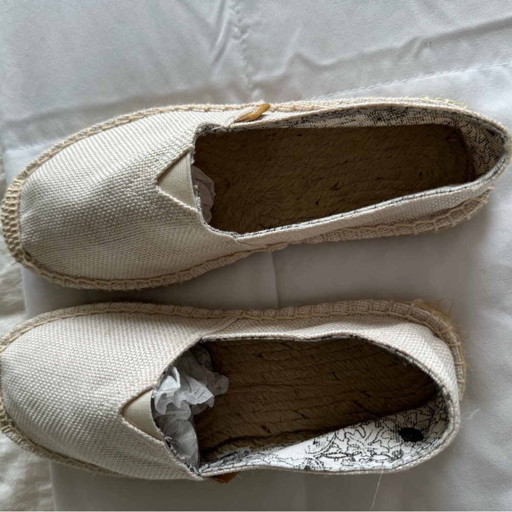 Alexis Leroy Espadrilles, Size 37, Cream, Canvas Upper, Rubber Bottom, NWOT